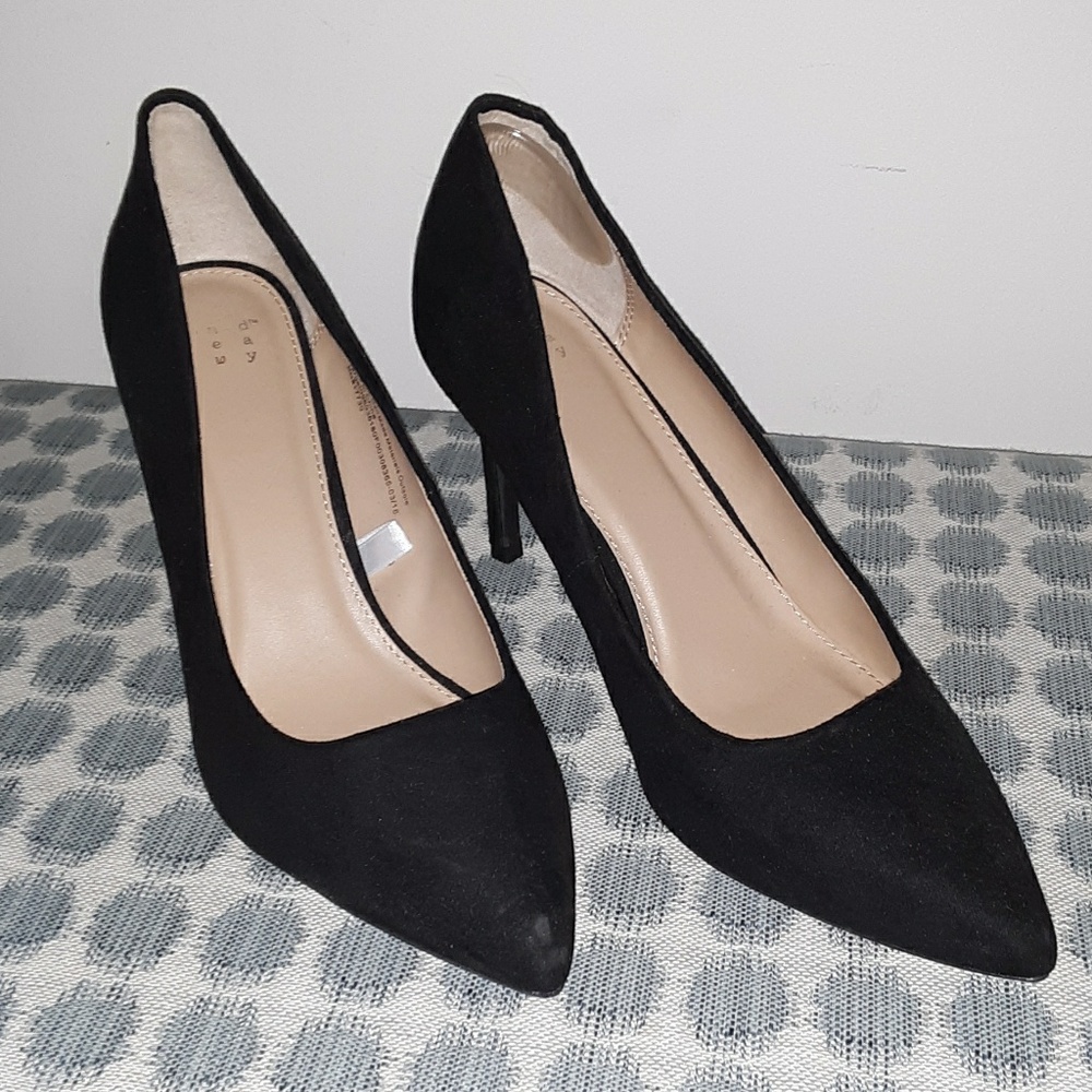 Black Velvet Dress Pumps